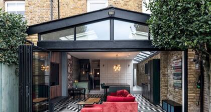 Pass the Keys | Gorgeous 4 bedroom with parking, Kingston, London