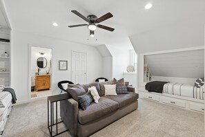 6 Schlafzimmer, WLAN, Bettwäsche