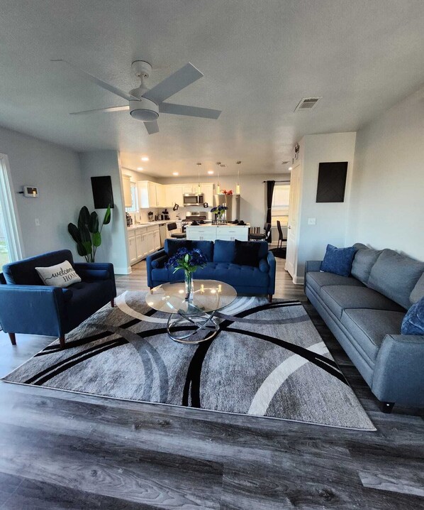 Smart TV - Rodeo-Ready Retreat! Newly Renovated & Stylishly Relaxing (Houston)