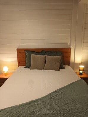 2 bedrooms, iron/ironing board, WiFi, bed sheets - La Maison Tivèsay, in a quiet location just a few minutes from the beach and all amenities! (Sainte-Anne)