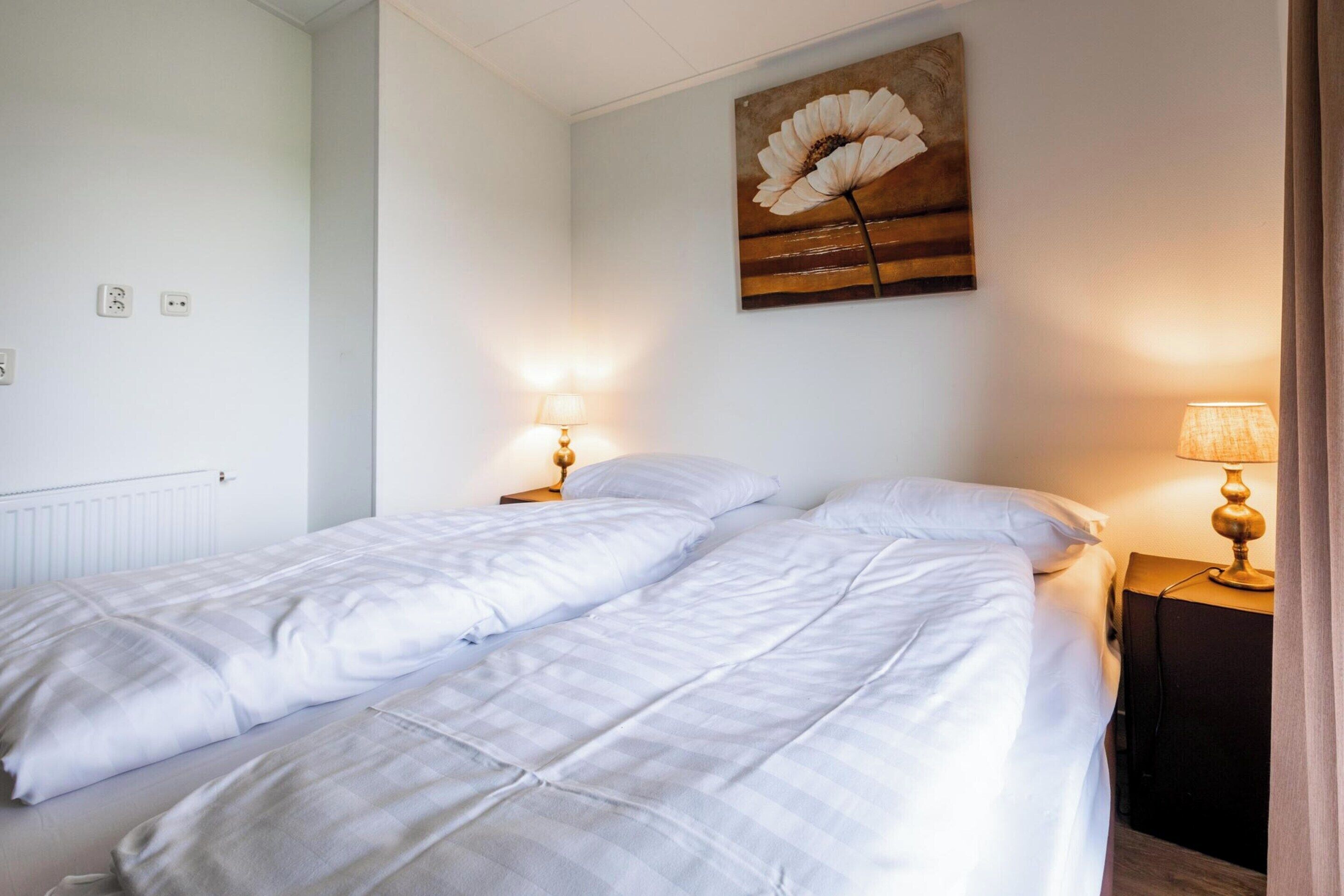 3 bedrooms, bed sheets