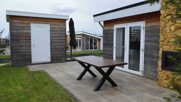 House | Tempat makan luar