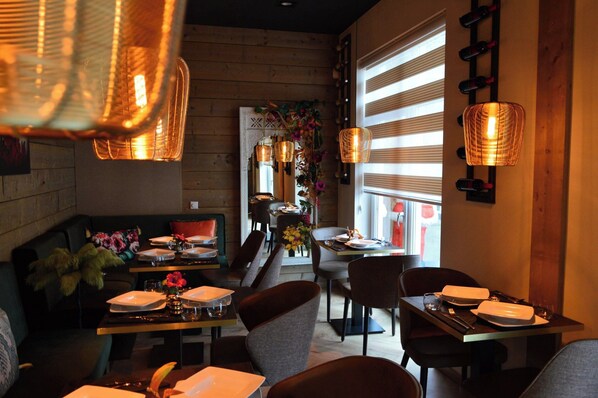 House | Dining