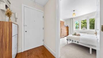 1 bedroom, desk, iron/ironing board, WiFi