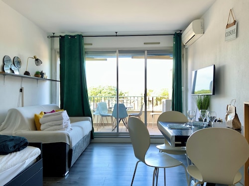 Studio Les Jardins du Port  Port Camargue, avec piscine à 2 pas de la plage