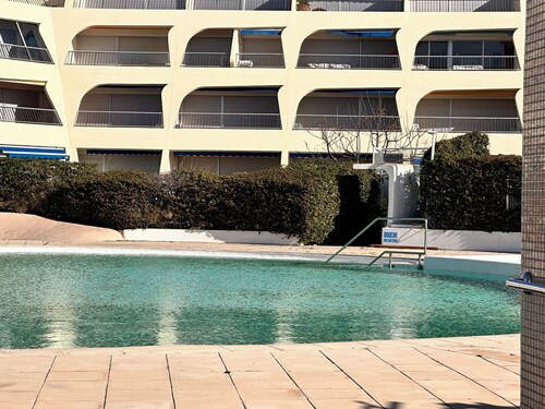 Studio Les Jardins du Port  Port Camargue, avec piscine à 2 pas de la plage