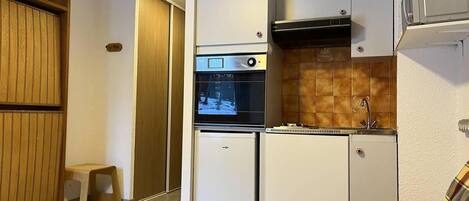 Fridge, microwave, dishwasher