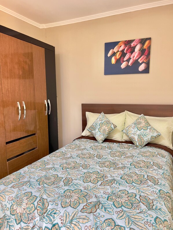 1 bedroom, iron/ironing board, WiFi, bed sheets