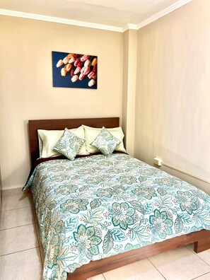 1 bedroom, iron/ironing board, WiFi, bed sheets - Spectacular Suite in Ciudadela Las Garzas, centrally located and secure, Guayaquil (Guayaquil)