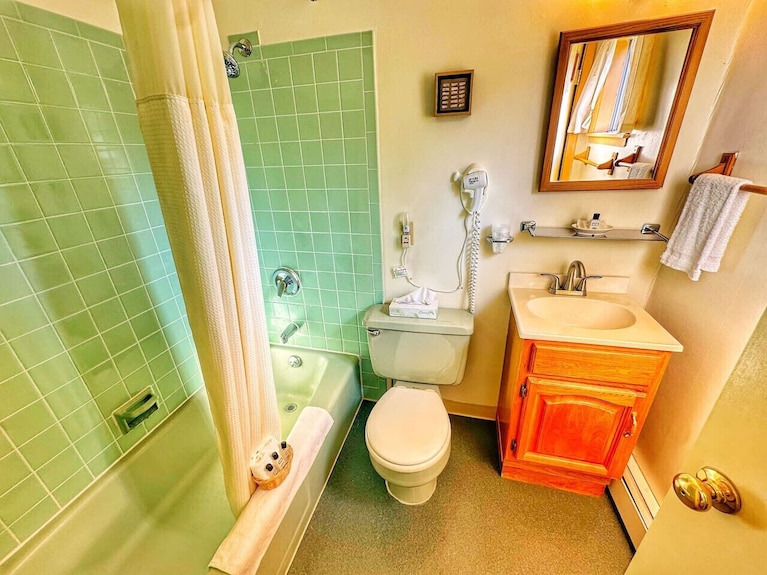 Cloud 9 Family Double Sleeps 4 - Manchester, VT