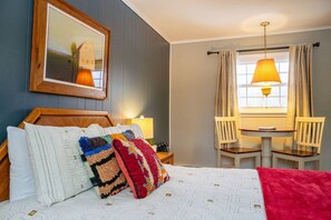 1 bedroom, desk, iron/ironing board, WiFi