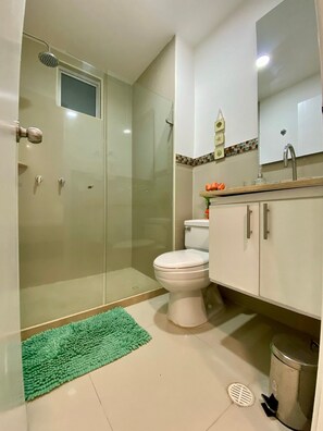 Basic Apartment | Bathroom | Shower - U-GO Edificio Morros Epic (Cartagena)