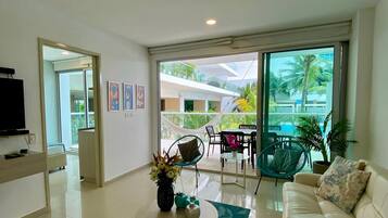 Apartment, 2 Bedrooms | Living area