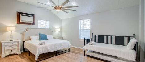 3 chambres, bureau, fer et planche à repasser, Wi-Fi