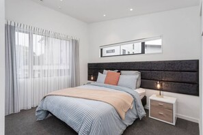 1 chambre, bureau, fer et planche à repasser, Wi-Fi