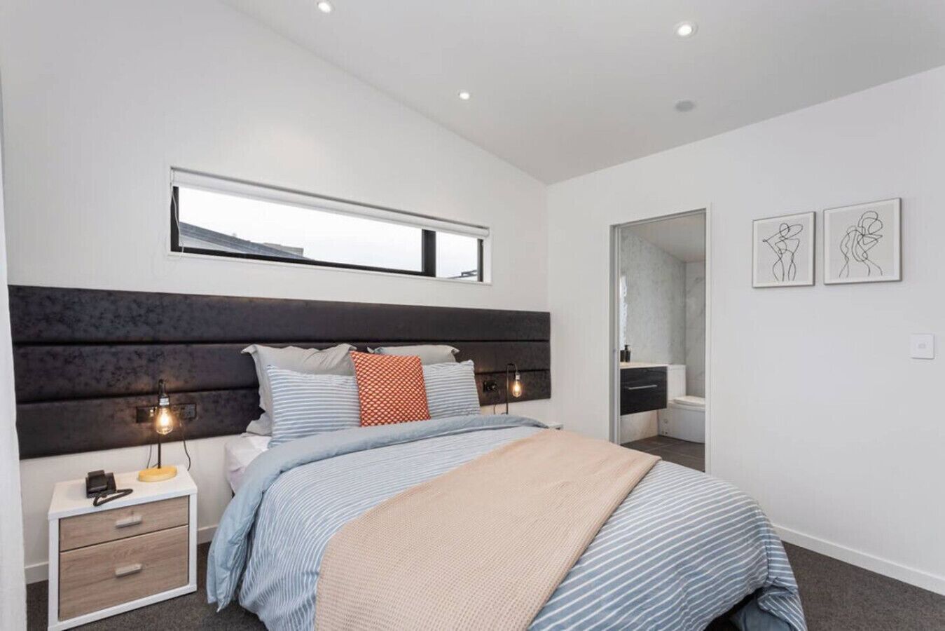 1 bedroom, desk, iron/ironing board, WiFi