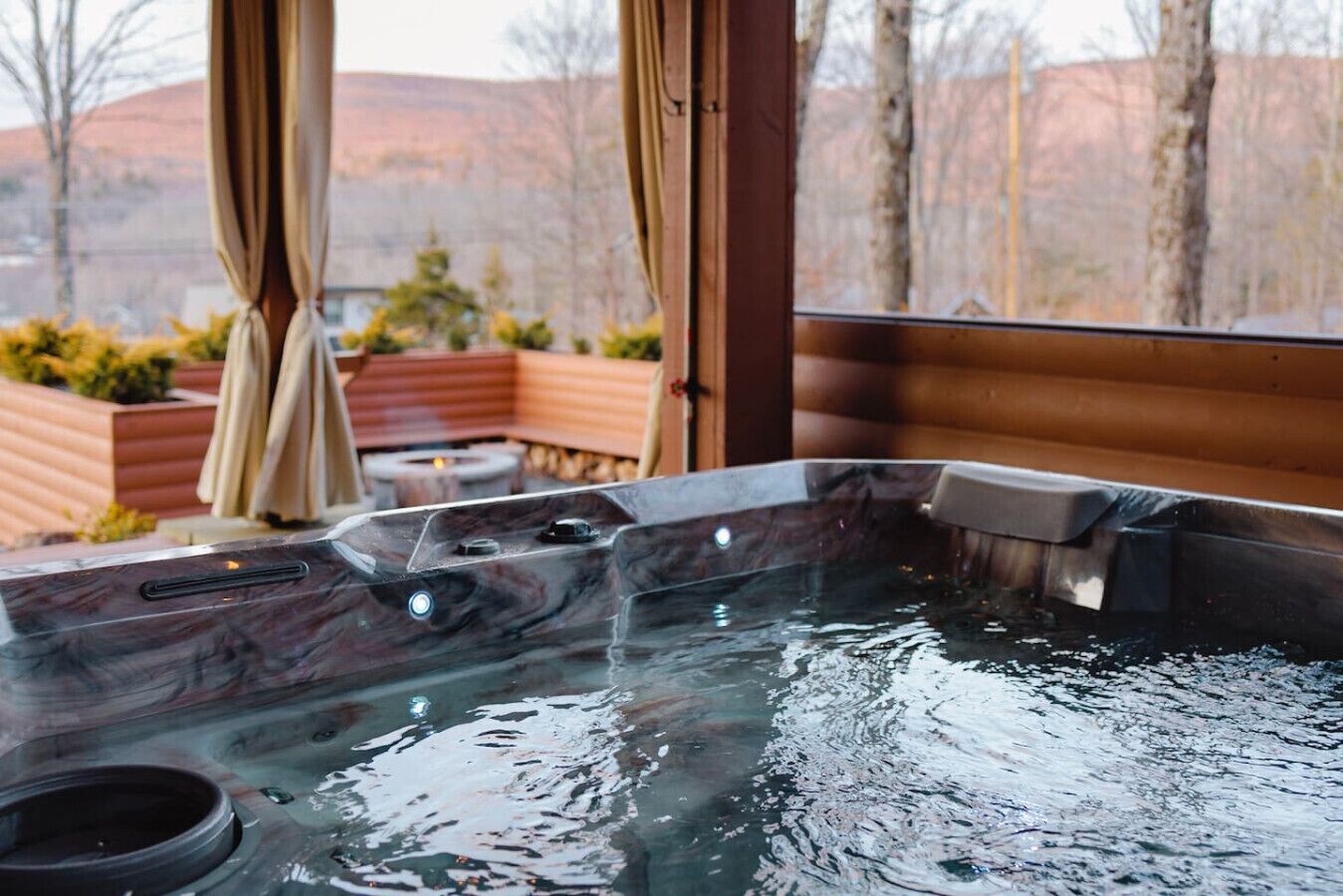 Outdoor spa tub