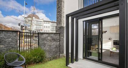 Brand New Opposite Hagley Park Close CBD Hospital