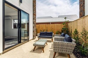 Terrace/patio - Chic City Living 1 bdrm Sunny Warm Close CBD (Christchurch)