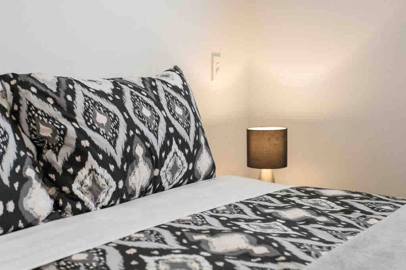 2 bedrooms, desk, iron/ironing board, WiFi