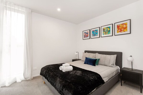 1 bedroom, desk, iron/ironing board, WiFi