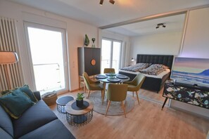 TV - Vacation apartment Gezwitschert (Norderney)