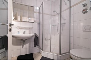 Shower, hair dryer - Vacation apartment Gezwitschert (Norderney)