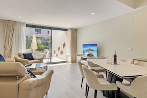 Interior - WHITE HOUSE : Charming & spacious Villa, Big terrace with sea & mountain views . (Fuengirola)