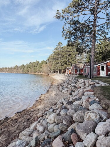  Cabin on private beach on a lake near Brainerd! 2 bedrooms, sleeps 7!