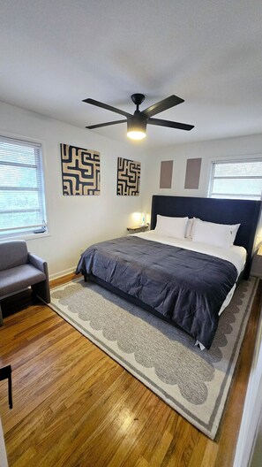 2 室のベッドルーム、アイロン / アイロン台、WiFi、ベッドシーツ