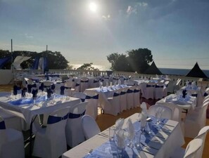 屋外バンケット スペース