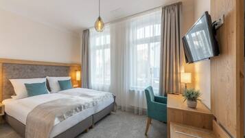 Business Double Room, 1 Bedroom, Non Smoking, Air conditioning | In-room safe, desk, blackout curtains, free WiFi