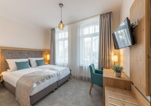 Business-Doppelzimmer, 1 Schlafzimmer, Nichtraucher, Klimaanlage | Zimmersafe, Schreibtisch, Verdunkelungsvorhänge, kostenloses WLAN