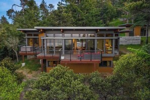 Exterior - Inverness-Serene Home with a Gorgeous Views of Tomales Bay and Hot Tub (Inverness)