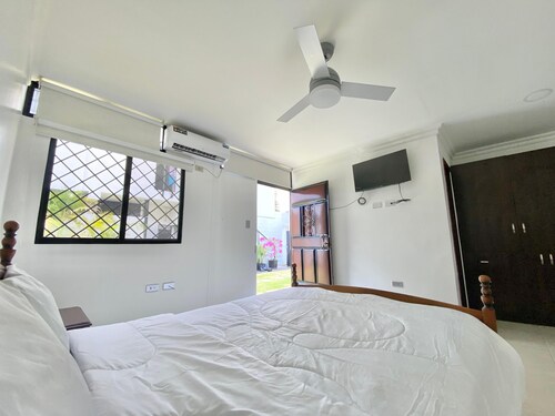 Beautiful Room in Ciudadela Las Garzas, next to San Marino, Guayaquil