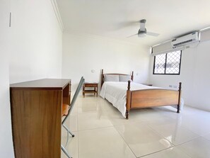 1 bedroom, WiFi, bed sheets - Beautiful Room in Ciudadela Las Garzas, next to San Marino, Guayaquil (Guayaquil)