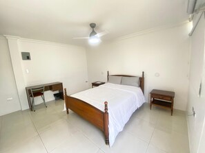 1 bedroom, WiFi, bed sheets - Beautiful Room in Ciudadela Las Garzas, next to San Marino, Guayaquil (Guayaquil)