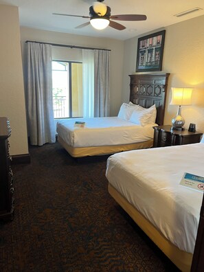 4 slaapkamers, een kluis op de kamer, een strijkplank/strijkijzer