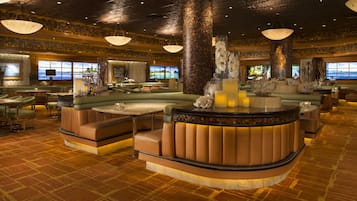 3 restaurants, breakfast, lunch, dinner served; Italian cuisine