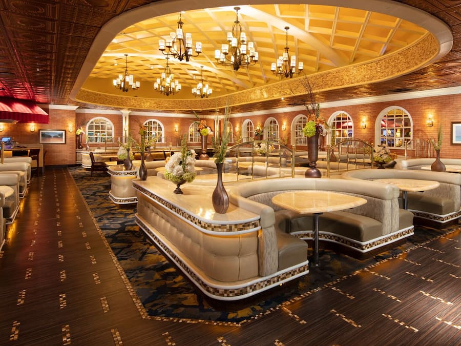 4 restaurants, breakfast, lunch, dinner served; American cuisine