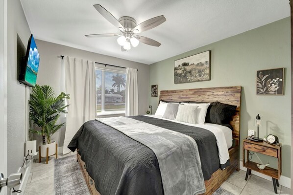 2 bedrooms, iron/ironing board, WiFi, bed sheets