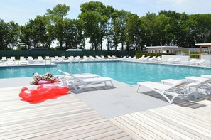House | Pool