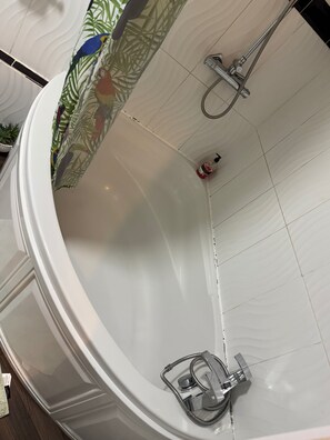 Maison | Salle de bain | Ensemble baignoire-douche, baignoire profonde
