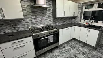 House | Private kitchen | Fridge, microwave, oven, stovetop