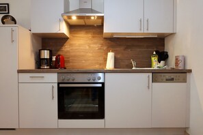 Fridge, oven, stovetop, dishwasher - Ameisenpfad Todtmoos - Coziness and panorama - My SWH (Todtmoos)