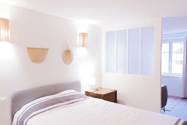 1 chambre, chambres insonorisées, fer et planche à repasser