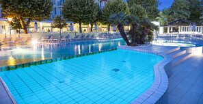 Pool - Prestige Apartment Suite with Large Balcony in Resort with 3 Pools and a Wellness (Bellaria-Igea Marina)