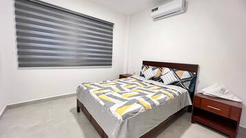 3 quartos, ferros/tábuas de passar roupa, Wi-Fi, roupa de cama