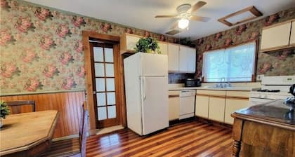 Charming 3-bedroom house with a Pool, WiFi, AC 5 minutes from the Dreams Park