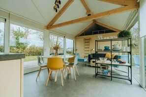 Interior - Spacious cabin with a traditional Zeeland touch (Ouddorp)